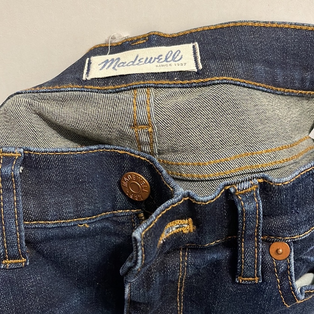 Madewell “Skinny Skinny” Jeans in Dark Wash - Picture 3 of 6